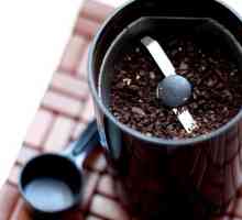 Hoe om koffie in `n koffiepers voor te berei