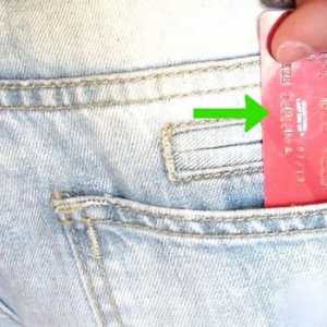 Hoe om `n deur oop te maak met `n kredietkaart