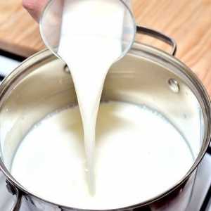 Hoe om rys met melk op die stoof en die mikrogolf te maak