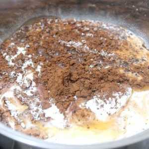 Hoe om sjokolade taffy lekkers te maak (tootsie rolle)