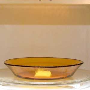Hoe om `n omelet in die mikrogolf te maak