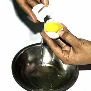 Hoe om `n heuning en eiermasker te maak