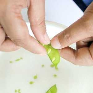 Hoe om vrugte en groente voor te berei vir jou goue karper om te eet